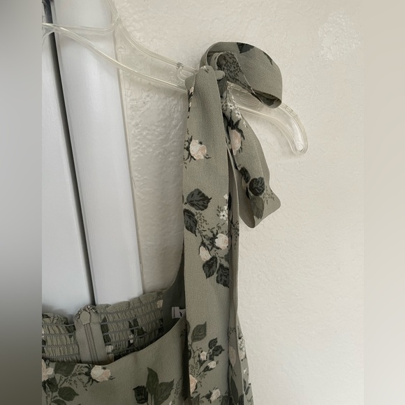 Reformation Floral Green twilight Dress. Size 8. - Picture 8 of 11